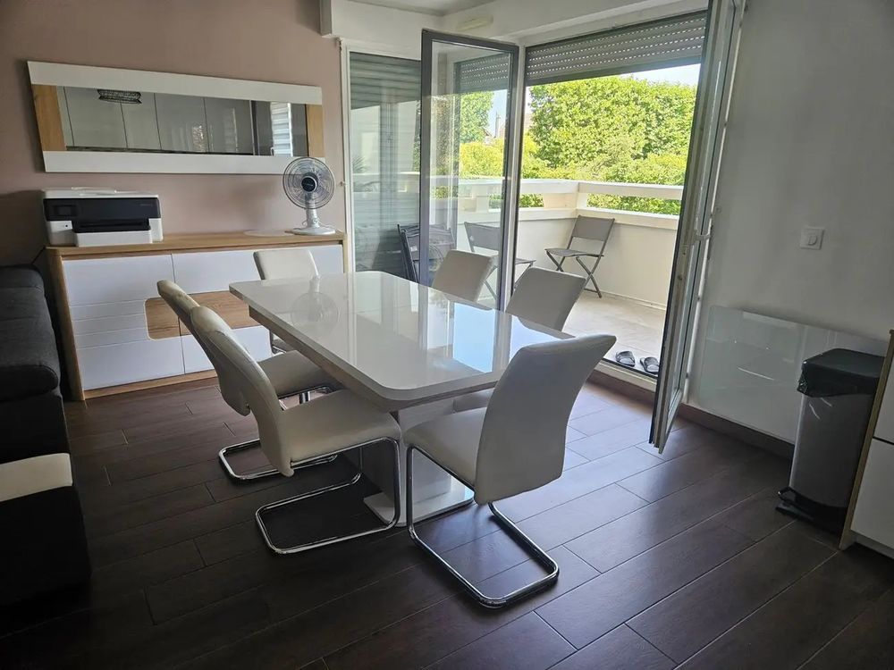 Location Appartement Superbe 2 pièces refait à neuf ? terrasse, parking, cave Courbevoie