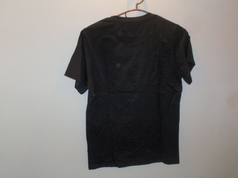 T-shirt Nike noir Mixte taille S neuf. Vtements