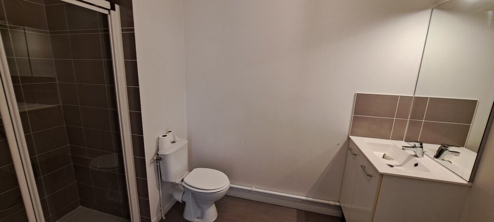 Vente Appartement Appartement T2. 38 m². 131900 €. La Roche-sur-Yon 85000 . La roche-sur-yon