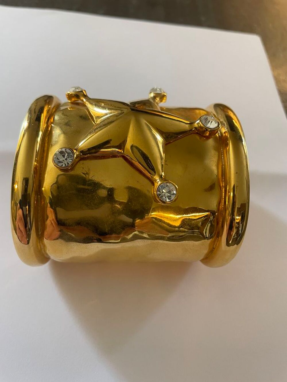 Bracelet manchette rigide dor&eacute; &eacute;toile strass Ines Fresange Bijoux et montres
