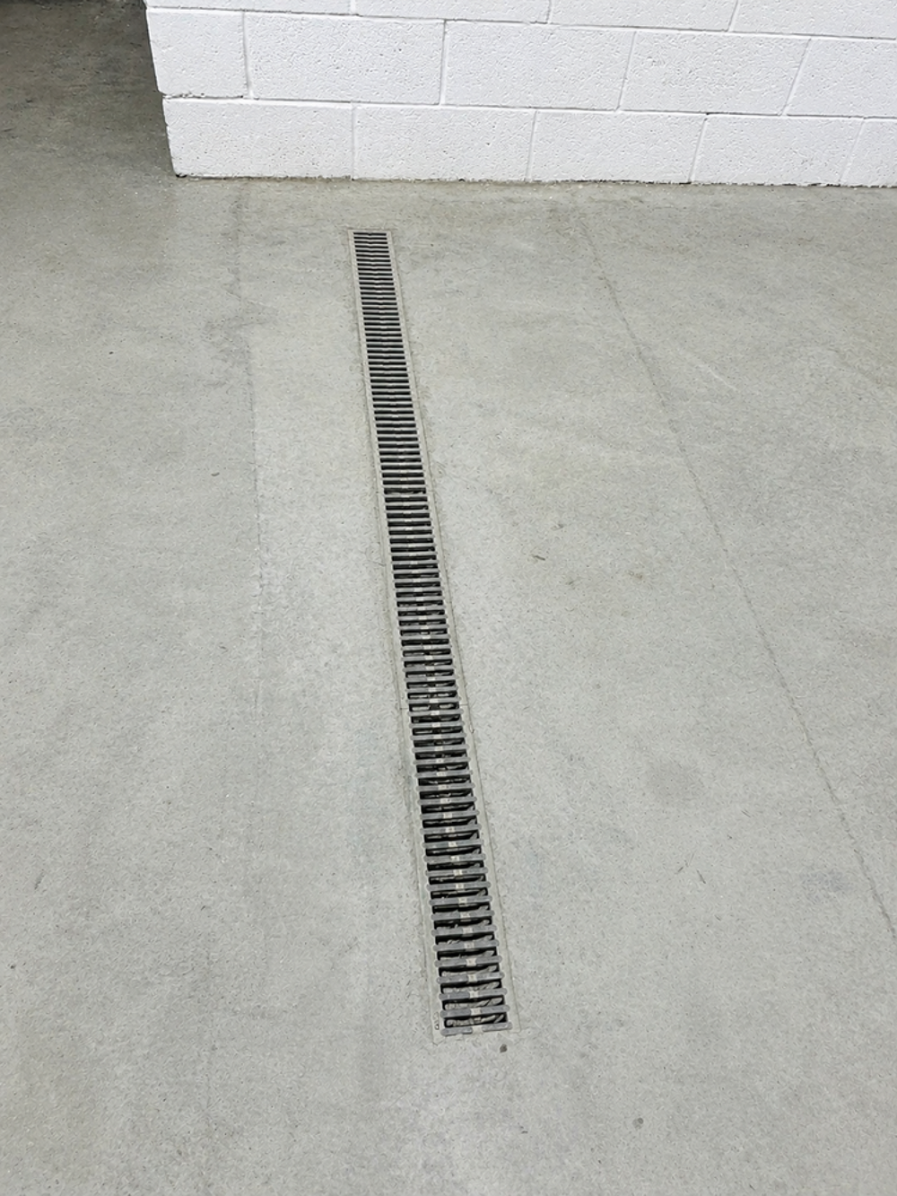 Location Parking/Garage / DÉPÔT / GARAGE 100 M² A ROUBAIX (59100) / SÉCURISÉ Roubaix
