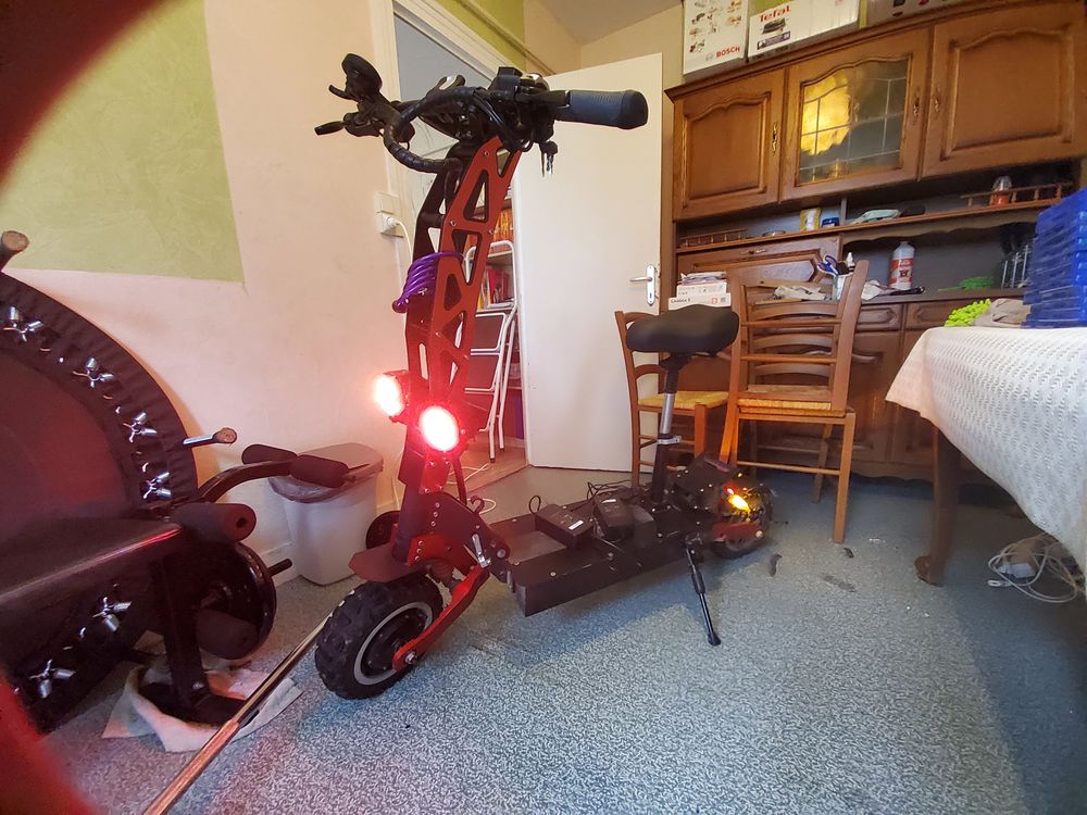 Trottinette &eacute;lectrique GUNAI Vélos