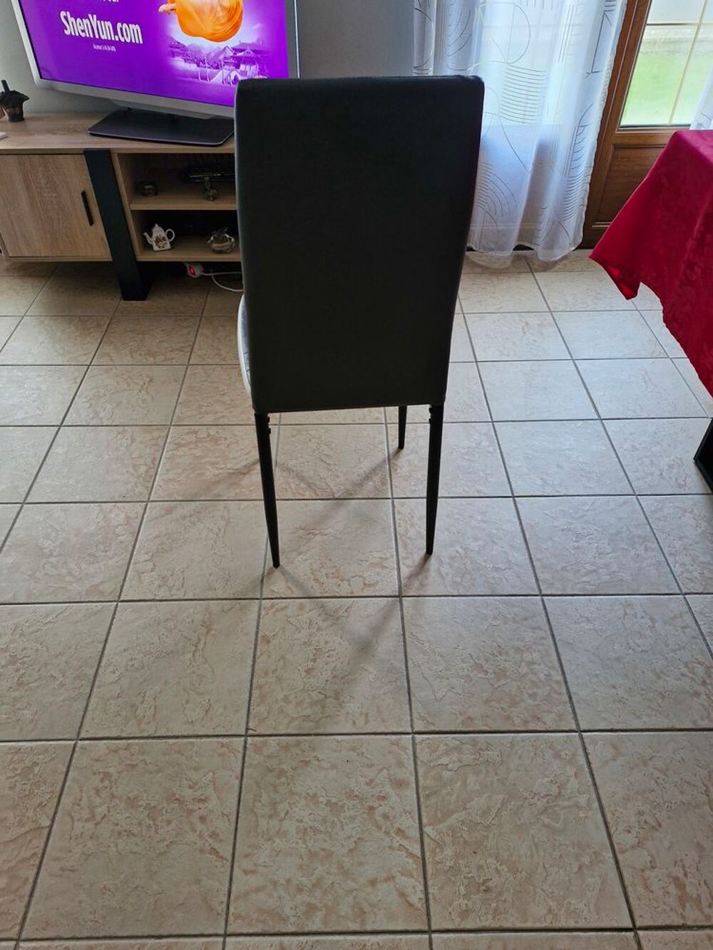 6 chaises pas de vices cach&eacute; separation cause changement Meubles