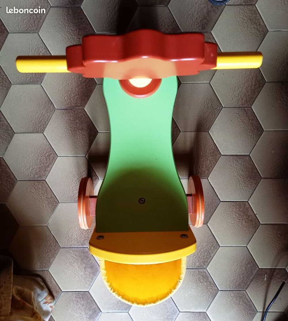 Porteur "petit lion" en bois pour enfant Jeux / jouets
