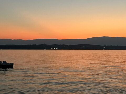    T2 neuf au bord du lac leman .les Amoureux lac et Montagne  Appartement - 2 pi�ce(s) - 27 m�