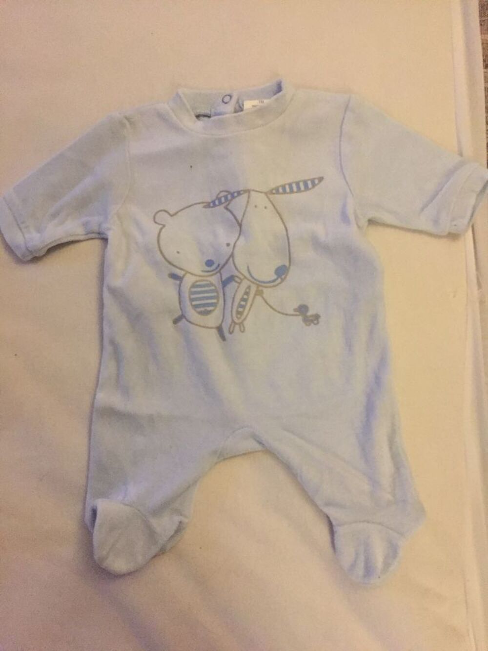 4 bodies manches longues, 1 mois, 5€ Puériculture