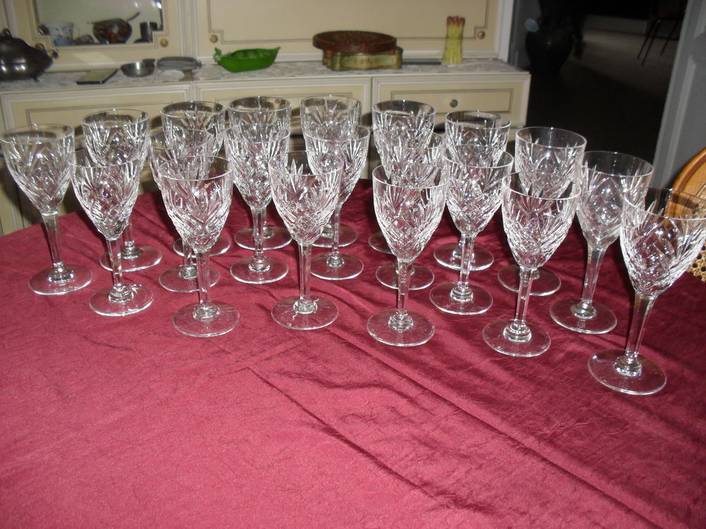 SERVICE VERRE TAILL&Eacute; MAIN, SAINT LOUIS Décoration