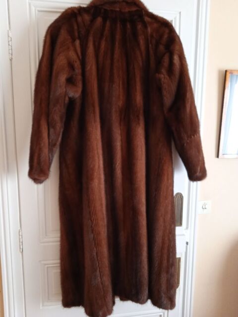Manteau de  vison. 300 Nantes (44)