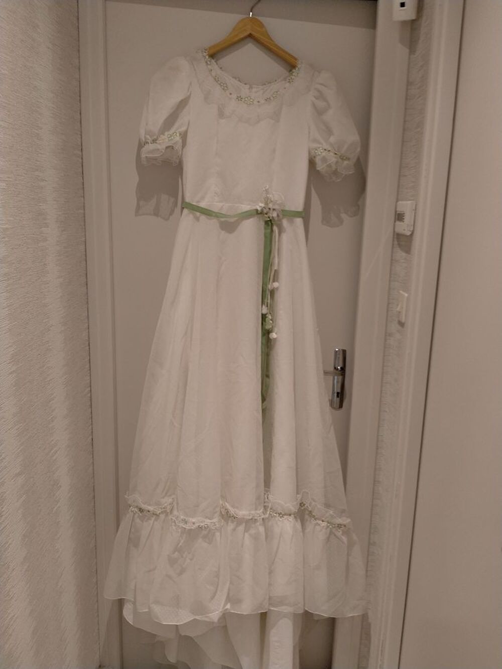 Robe de mari&eacute;e des ann&eacute;es 1970, taille 44 Vtements