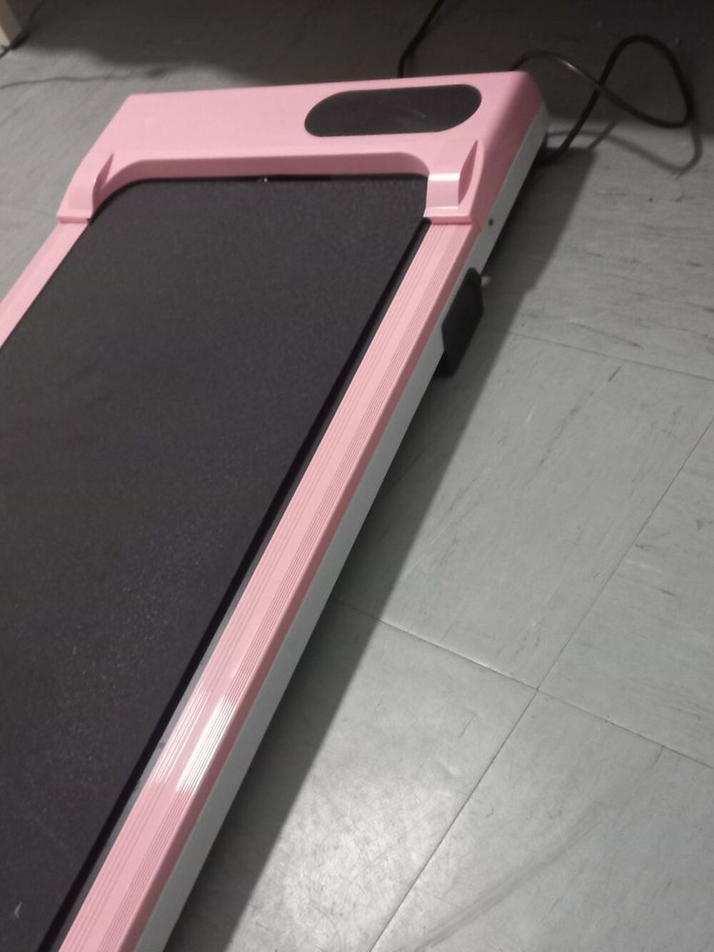 Tapis de course inclin&eacute; rose avec t&eacute;l&eacute;commande et &eacute;cran LED Sports