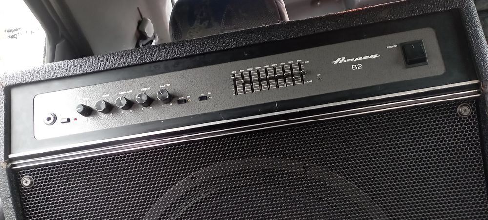 Ampli pour guitare basse marque AMPEG B2 Instruments de musique