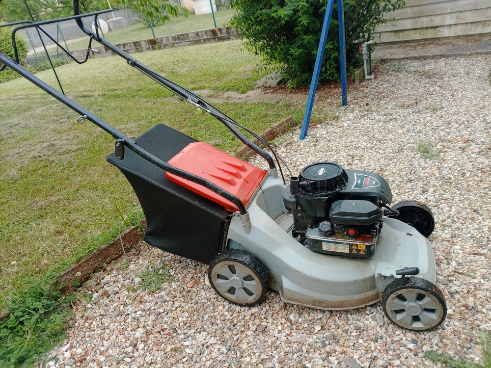 Tondeuse thermique Bricolage