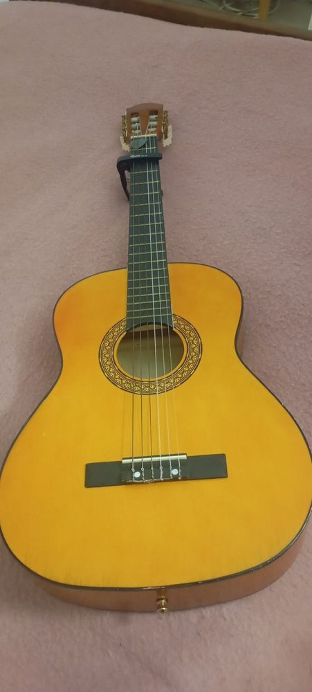 guitare 93 cm prix 39 euros &eacute;tat neuf Instruments de musique