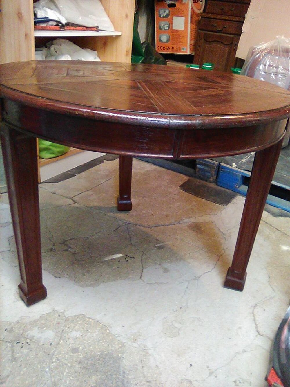 Table &agrave; 3 pieds Meubles