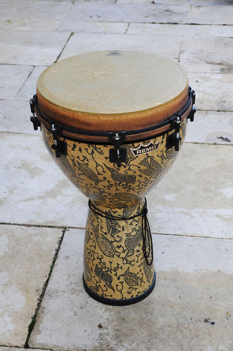 DJEMBE professionnel REMO 300 Argelouse (40)