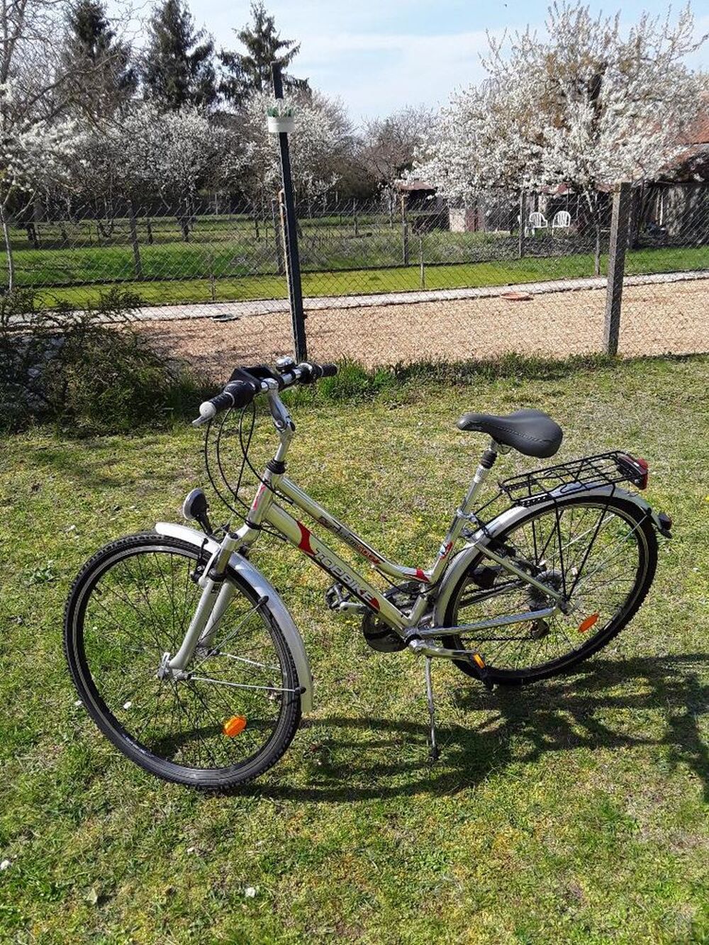 Velo urban randonn&eacute;e femme Vélos