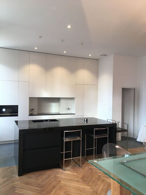  Appartement � louer 5 pi�ces 204 m�