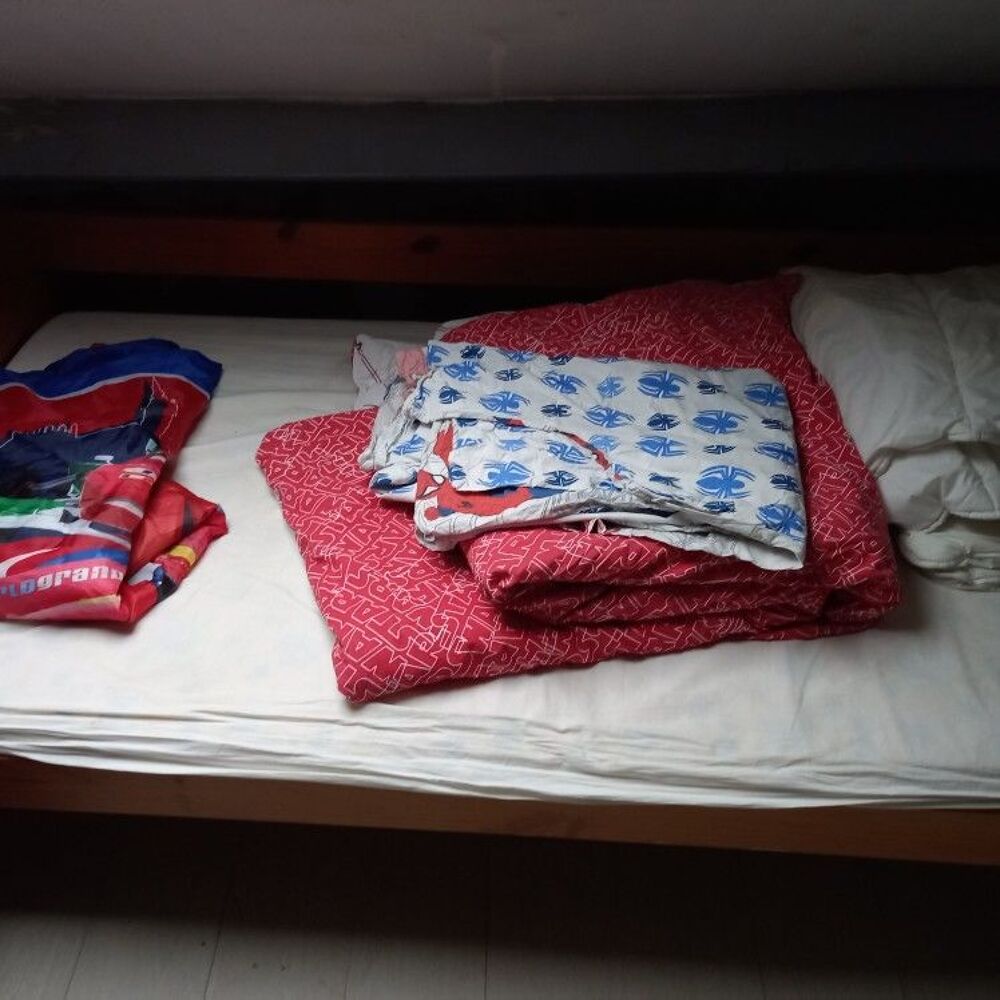 Lit avec matelas, couettes et housses Mobilier enfants