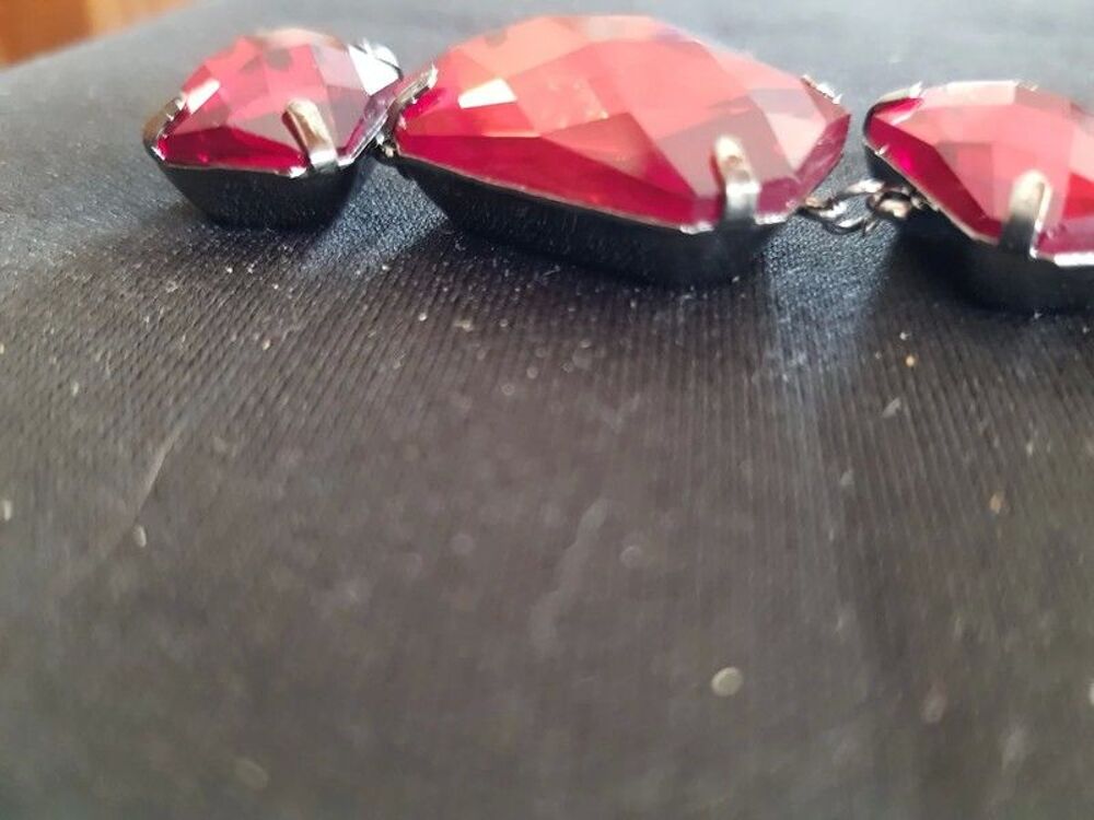 Collier pierre Bordeaux neuf mesure collier en cuir 56 cm pe Bijoux et montres