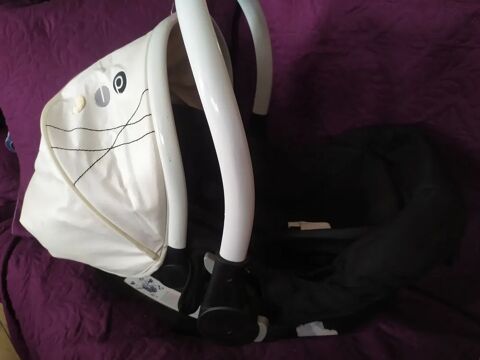 COSY SORTIE DE CLINIQUE TRES BON ETAT Bondy (93)