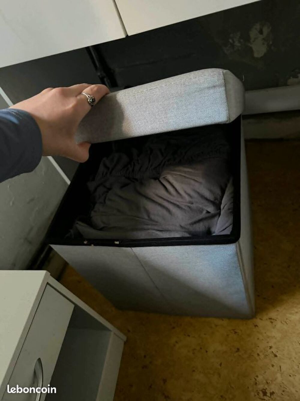 coiffeuse et coffre de rangement Meubles