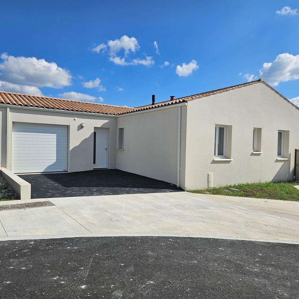Maison 4 pièces 93 m² · à Échillais · 93 m² · 309 900 €
