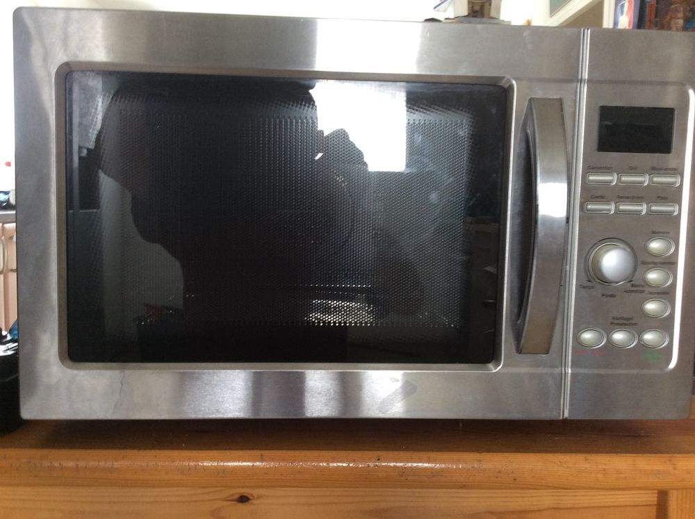 four micro onde 30 litre multifonctions Electroménager