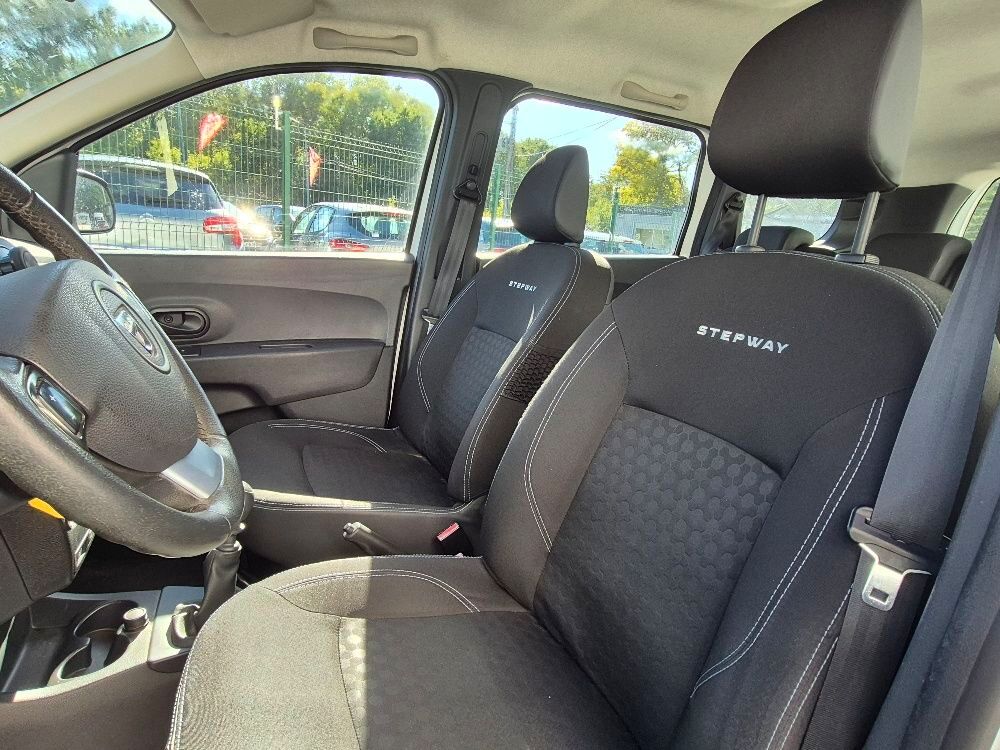Lodgy dCI 110 FAP 5 places Stepway 2015 occasion 49070 Saint-L&eacute;ger-de-Lini&egrave;res