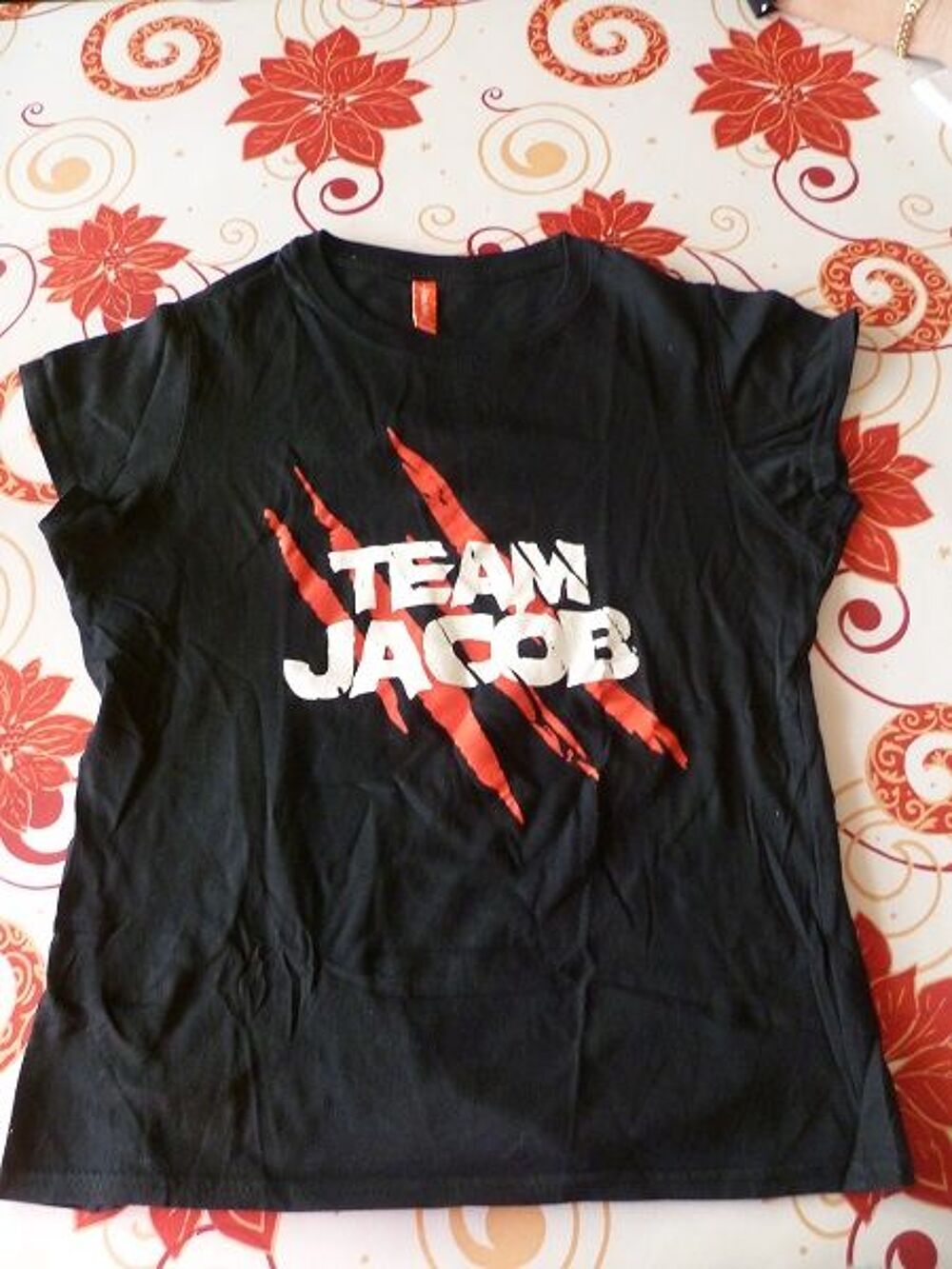 Tee-shirt Twilight cullen edward bella film cin&eacute; j Vêtements