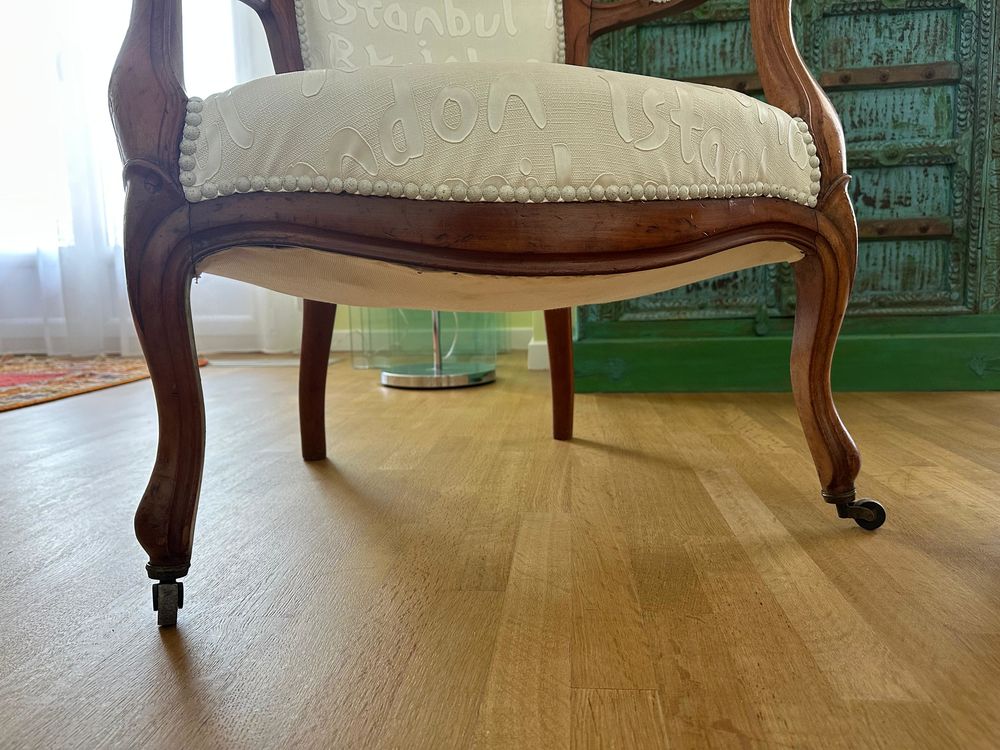 2 fauteuils style Napol&eacute;on III r&eacute;nov&eacute;s
Meubles