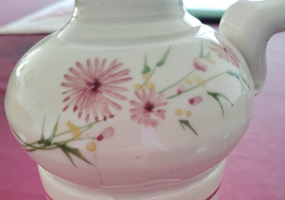 ar&ocirc;mi&egrave;re &agrave; liquide parfum&eacute;. Décoration