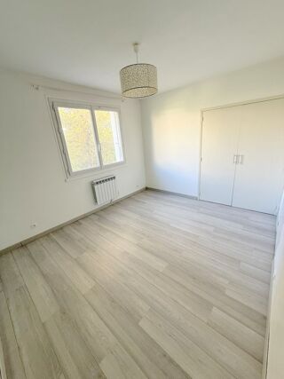  Appartement à louer 3 pièces 68 m²