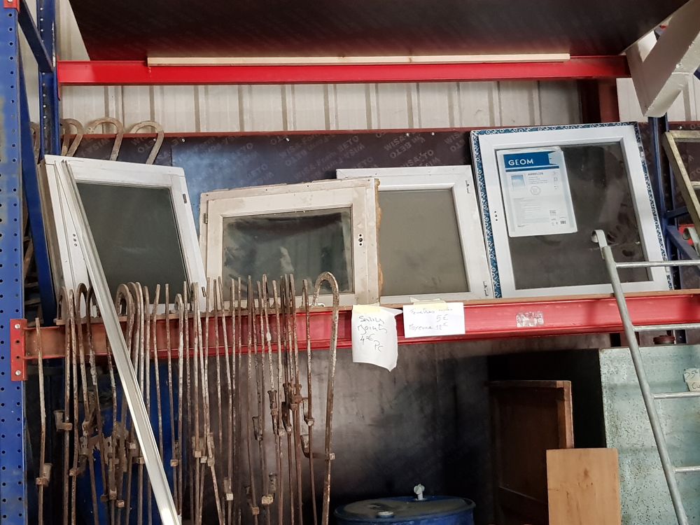 Vide entrep&ocirc;t tout doit dispara&icirc;tre Bricolage