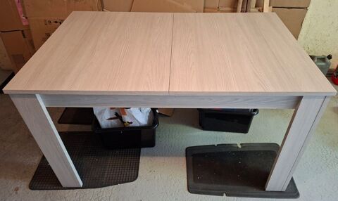 Table de salle � manger  120 Poitiers (86)