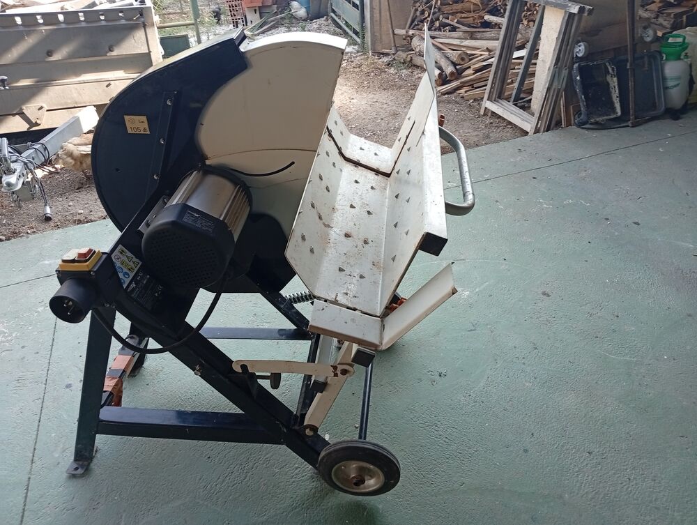 Scie a b&ucirc;ches 230 v Bricolage