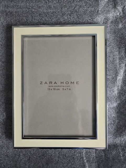 Cadre photo Zara Home 13 × 18 cm - métal argenté, intérieur 15 Saint-Denis (93)