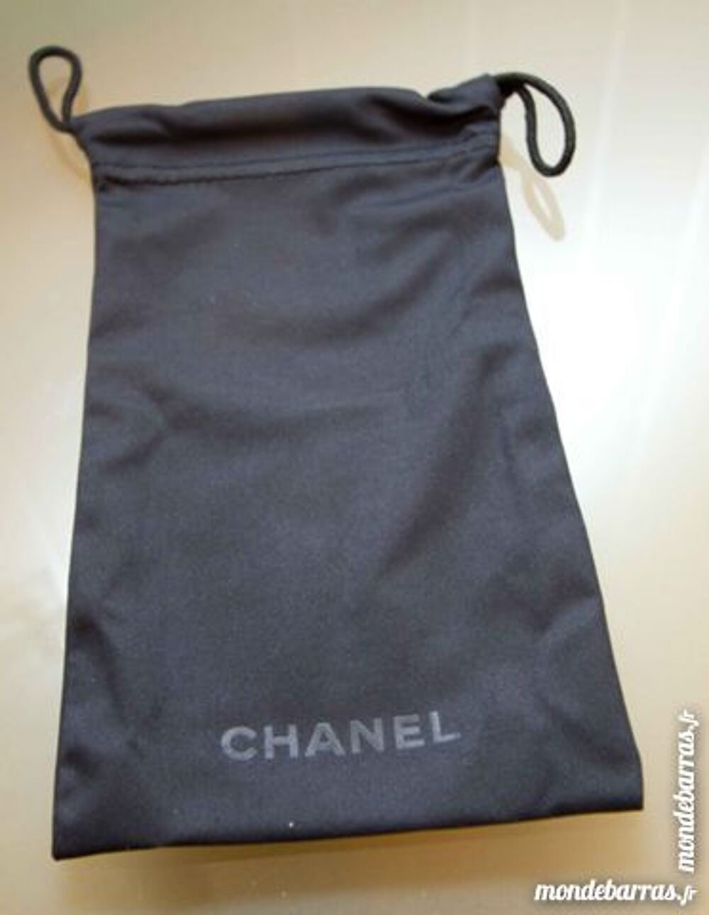 ETUI A LUNETTES CHANEL Bijoux et montres