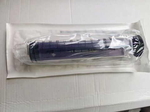 18 seringues neuves 60 ml 10 Pringy (74)