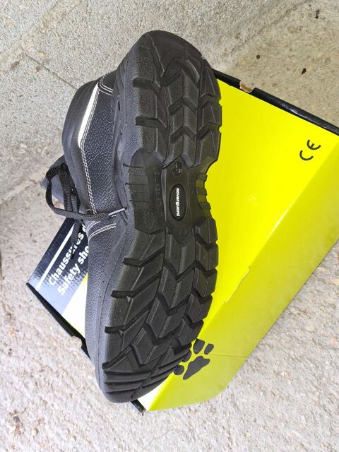 Chaussure de Sécurité noir neuf Taille 46 28 Lyon 1 (69)