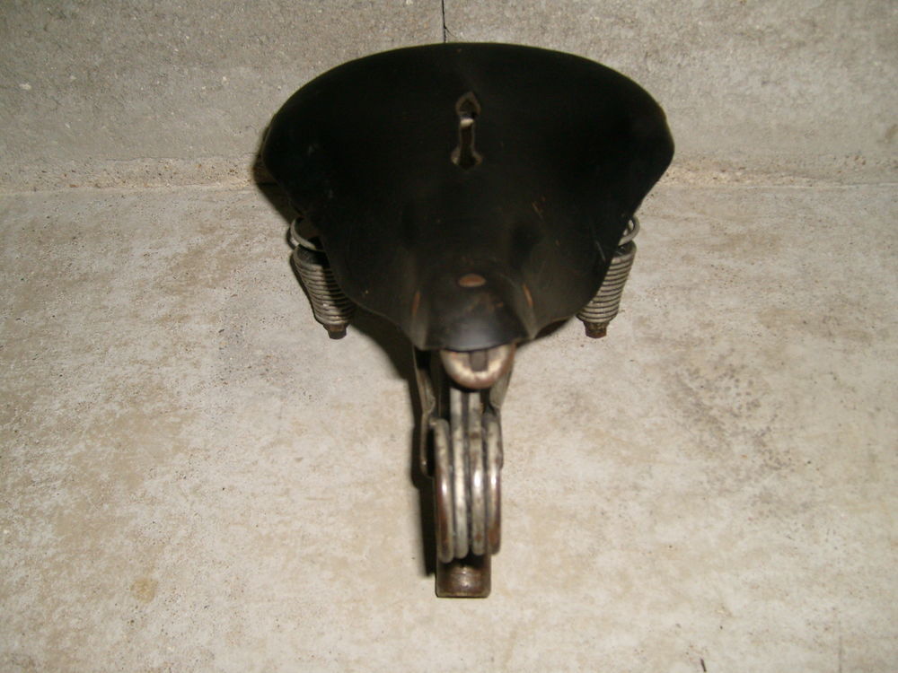 Selle en cuir de v&eacute;lo ancien TALBOT Vélos