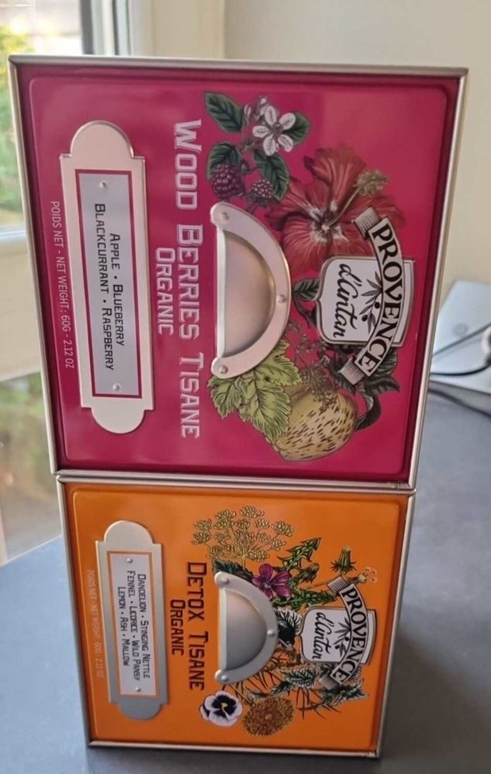Lot de 2 bo&icirc;tes de th&eacute; vides . Décoration