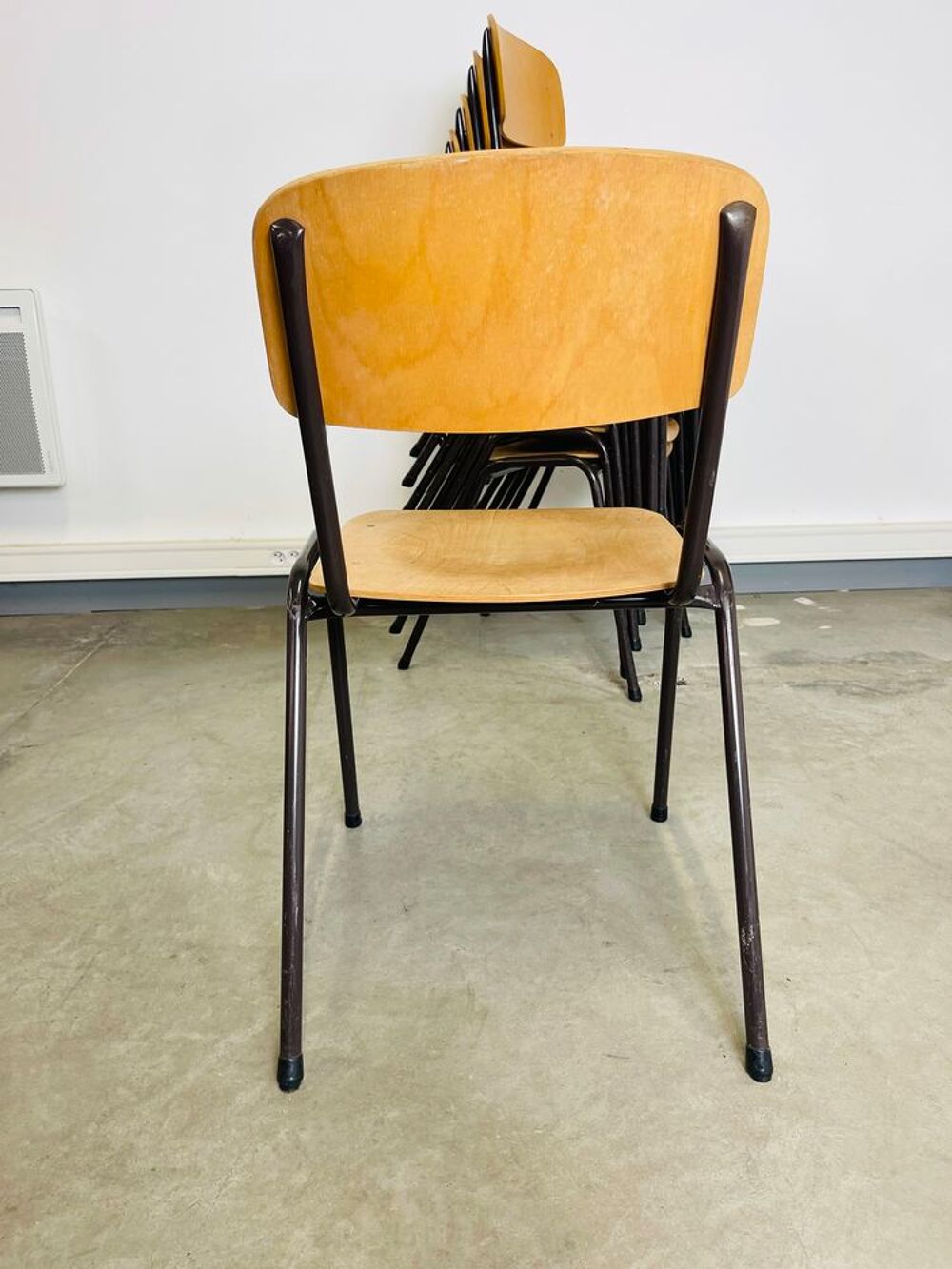 Lot de 9 chaises &eacute;cole vintage bois pieds marrons Pays-Bas a Meubles