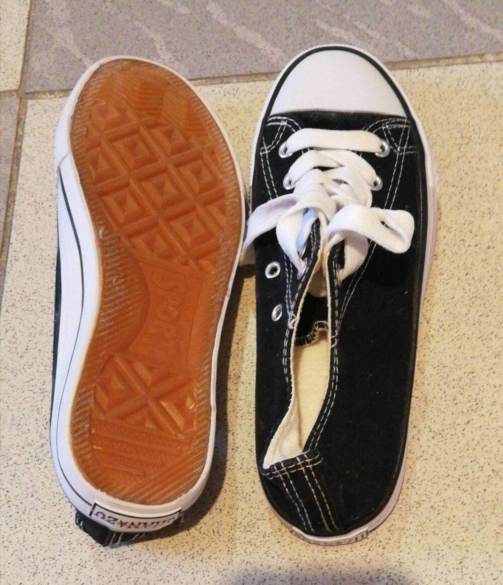 chaussure basket quasiment neuf Chaussures