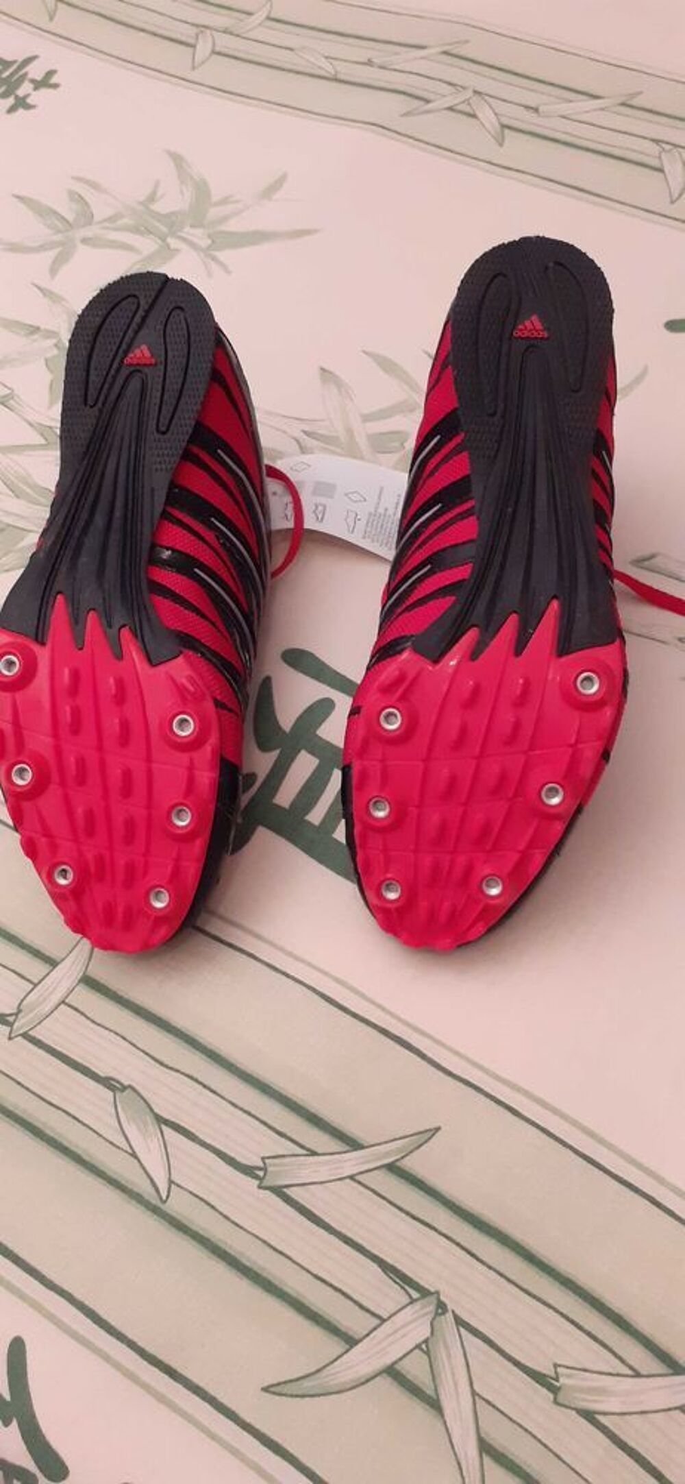 chaussures d'athl&eacute;tisme T41 adidas Sports