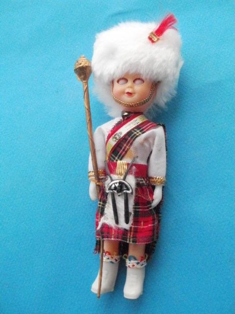 Poupee folklorique, �cossais en kilt et tartan 5 Montauban (82)