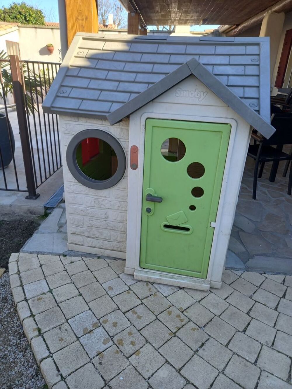 Cabane smoby de jardin pour enfant d'occasion 
Mobilier enfants