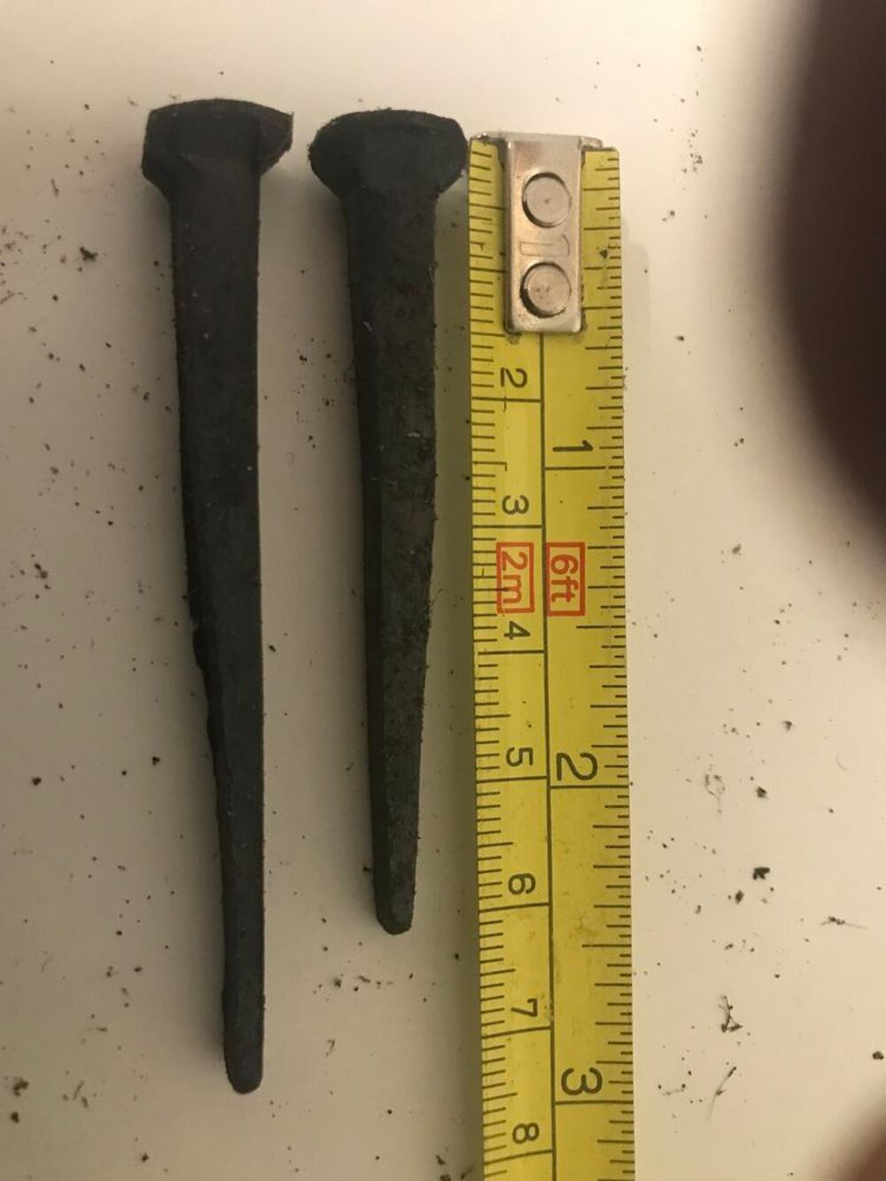 Clous carr&eacute;s en fer forg&eacute; noir - diff&eacute;rentes tailles Bricolage