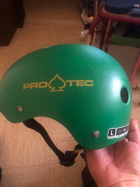 Casque pour cyclistes, skateboard, patinoire PROTECH 30 Cr�teil (94)