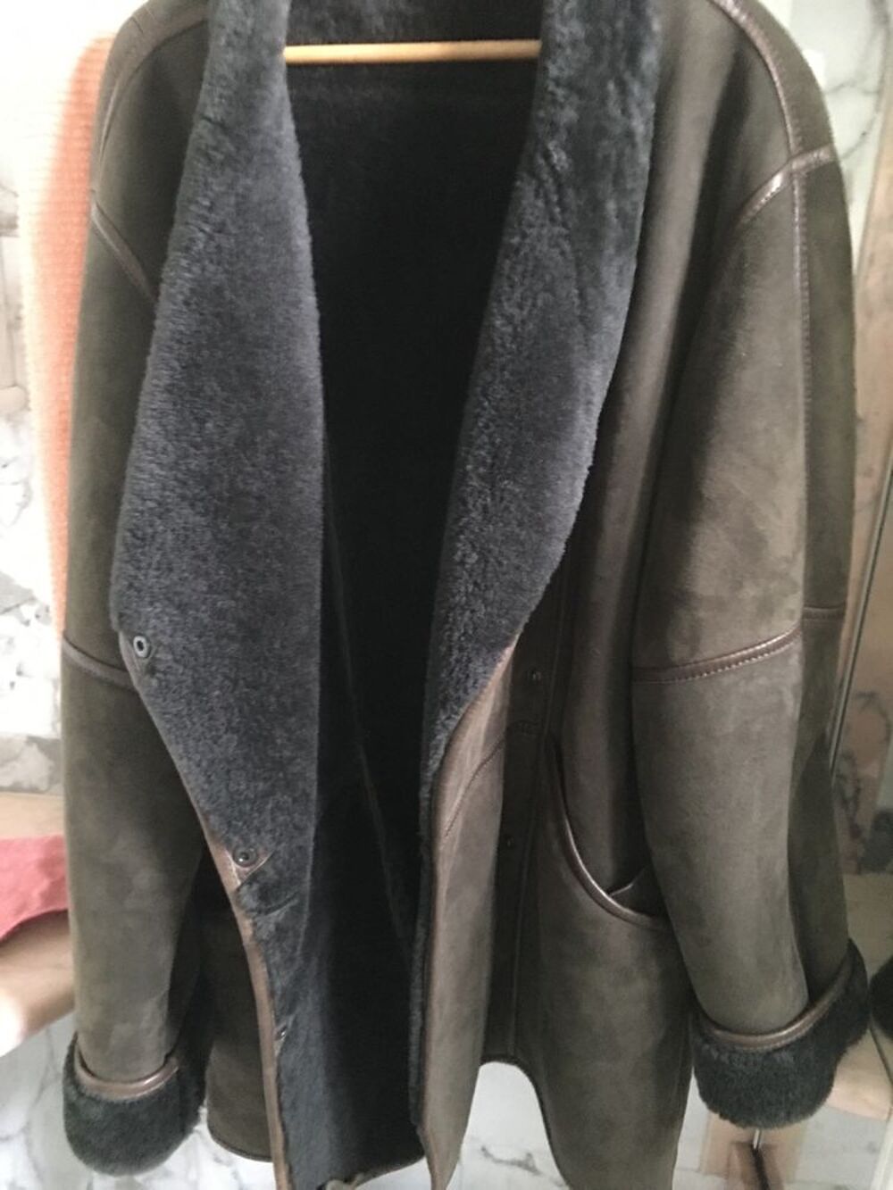 Veste /peau lain&eacute;e femme Vêtements