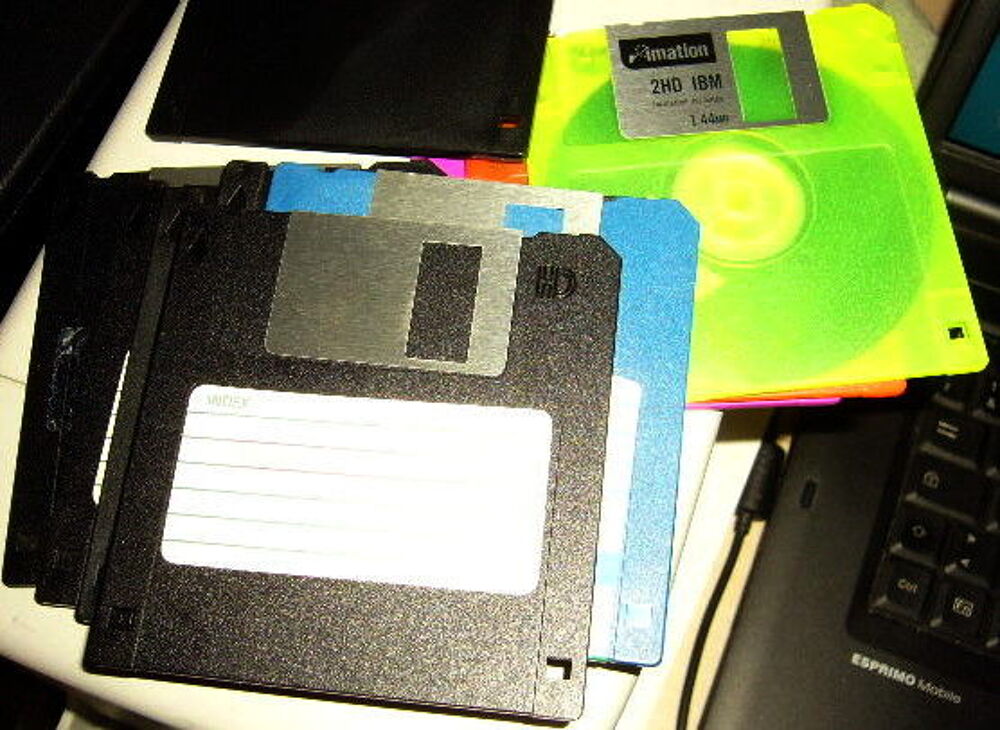 10 disquettes 3,5 2HD imation et Maxwell Matériel informatique